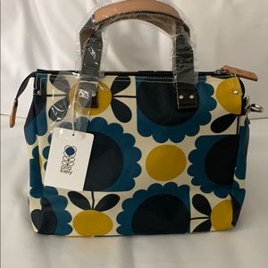 NWT Orla Kiely Scallop Flower Small Zip Messenger